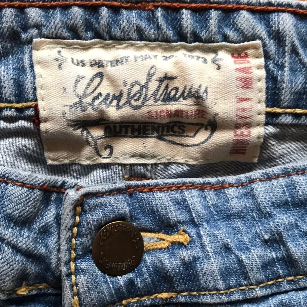 Levi’s Jean Capris - Picture 2 of 6